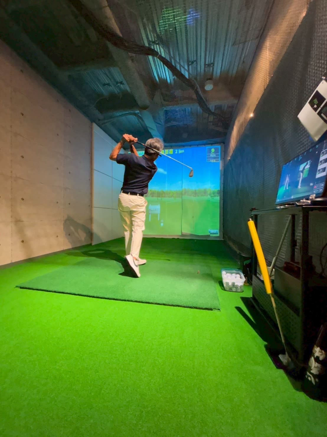 INDOOR GOLF